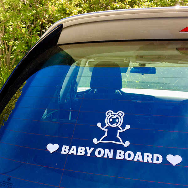 Crea tu vinilo personalizado para la luneta de tu coche
